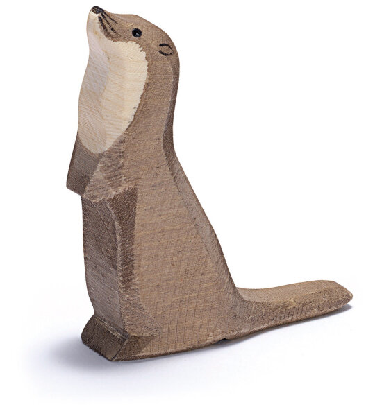 Seeotter stehend