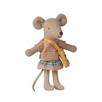 Little sister mouse with bag